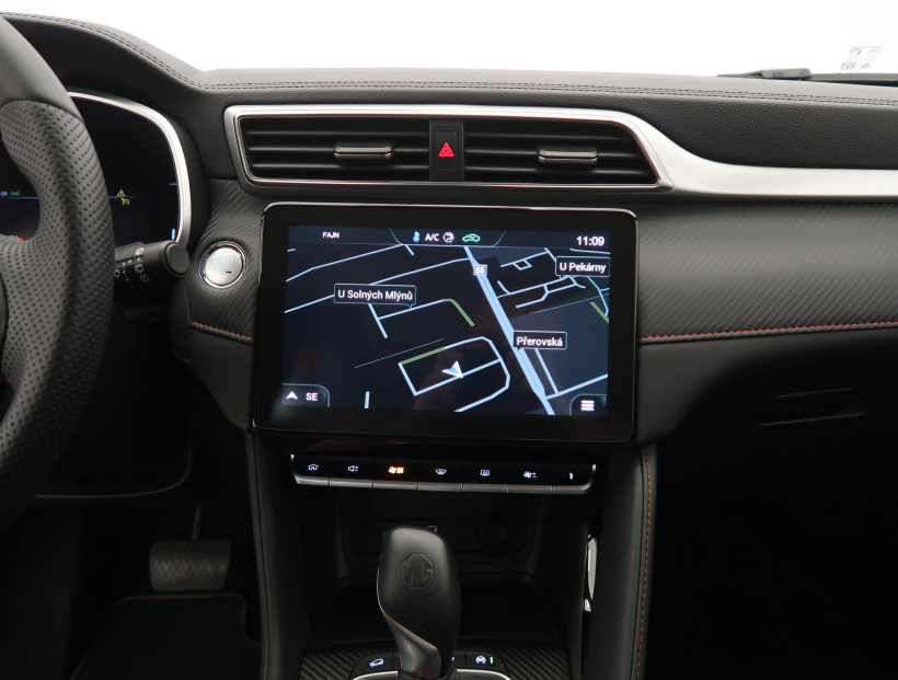 MG ZS SUV, 2024