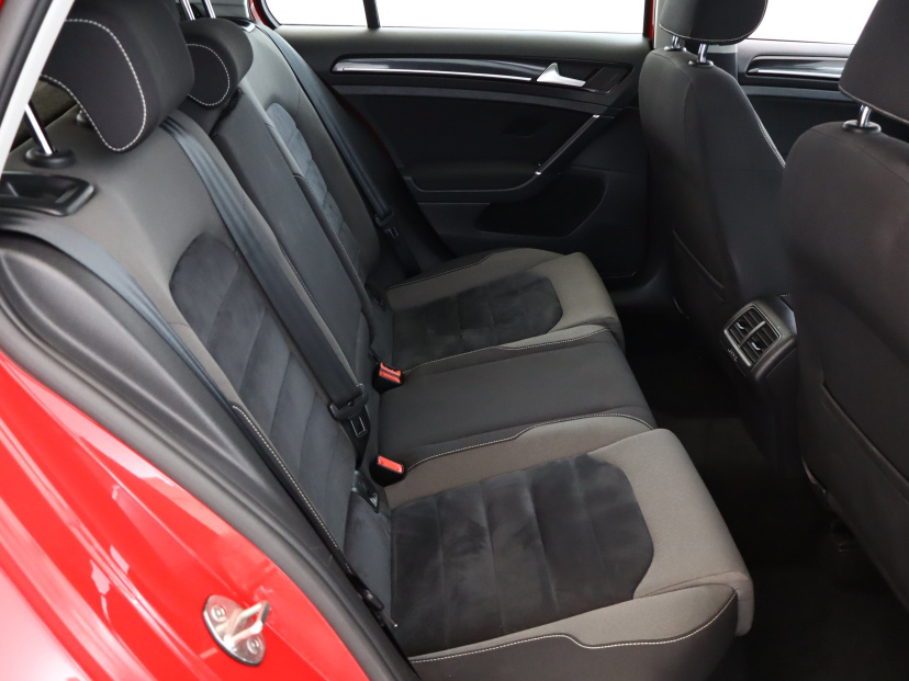 Volkswagen Golf, 2016