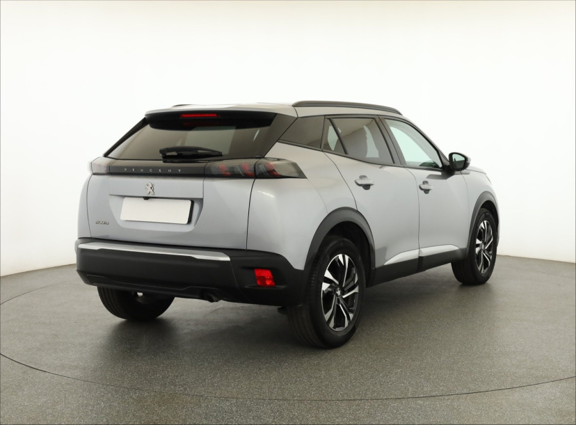 Peugeot 2008, 2021