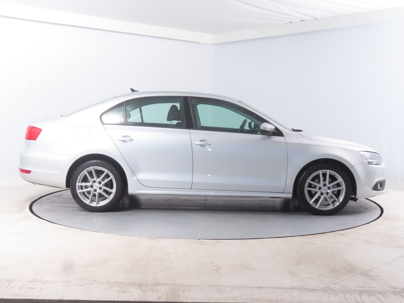 Volkswagen Jetta, 2011