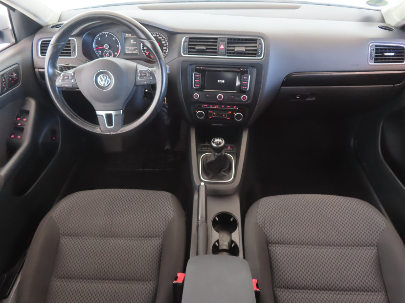 Volkswagen Jetta, 2011