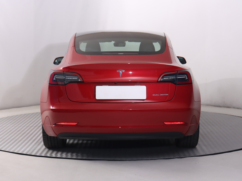 Tesla Model 3, 2023