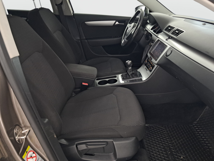 Volkswagen Passat, 2011