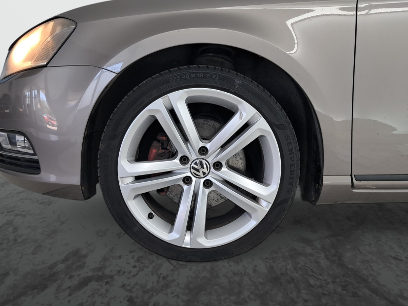 Volkswagen Passat, 2011