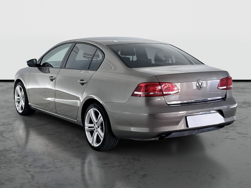 Volkswagen Passat, 2011