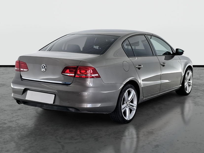 Volkswagen Passat, 2011