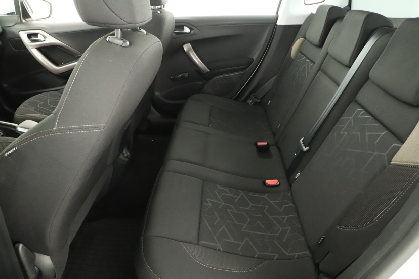 Peugeot 2008, 2015