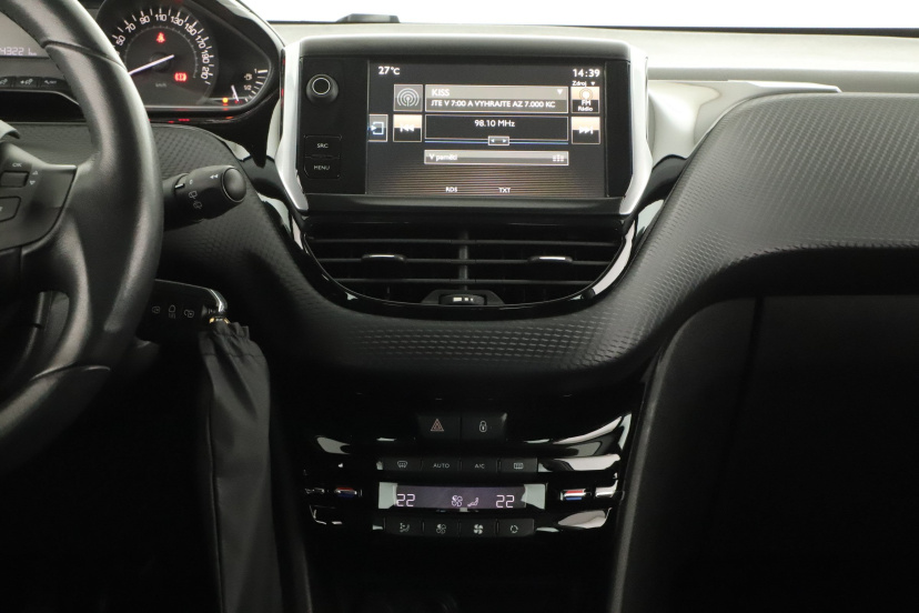 Peugeot 2008, 2015