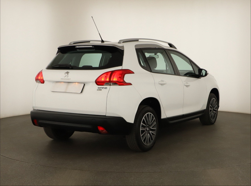 Peugeot 2008, 2015