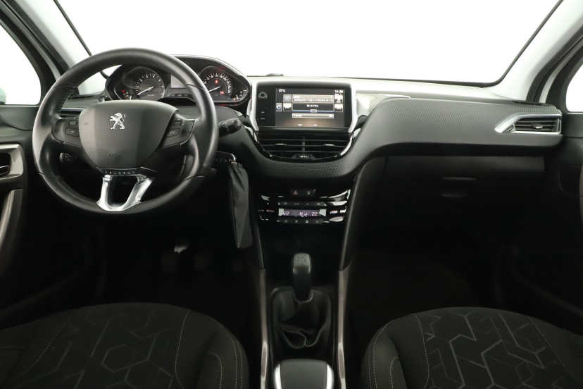 Peugeot 2008, 2015