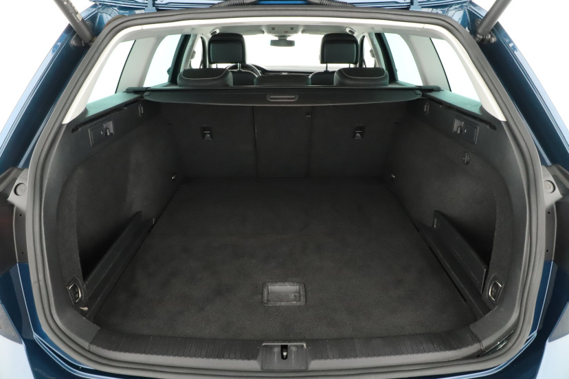 Volkswagen Passat, 2023