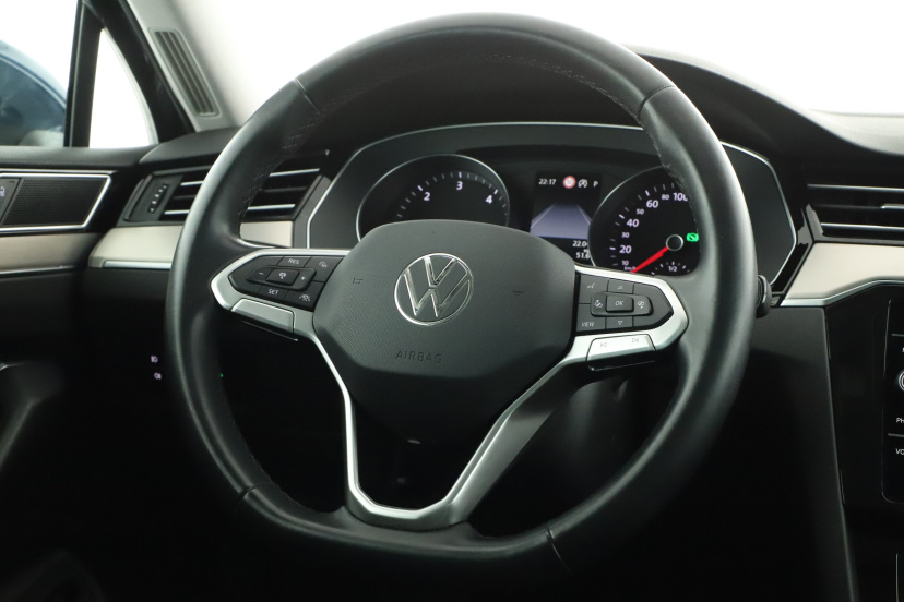 Volkswagen Passat, 2023