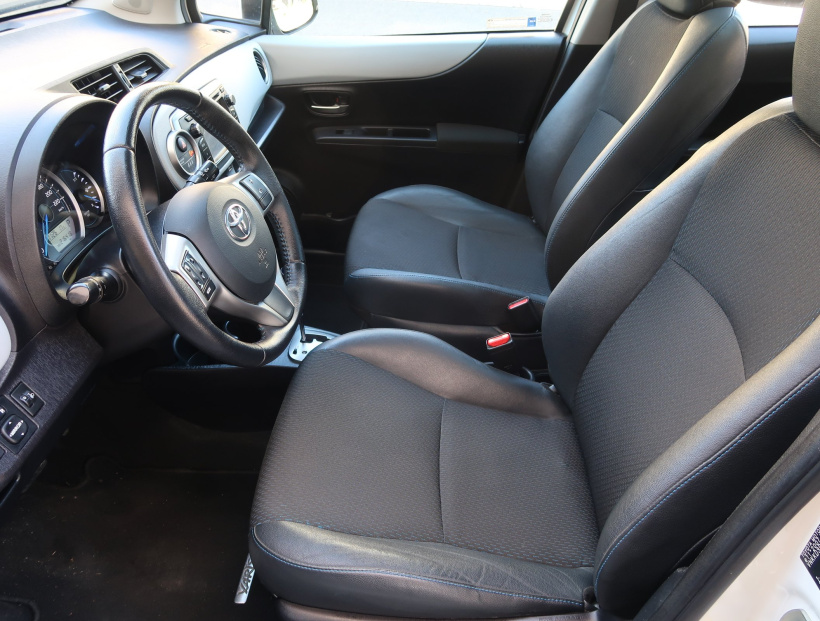 Toyota Yaris, 2013