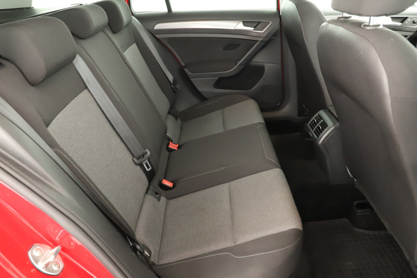 Volkswagen Golf, 2016