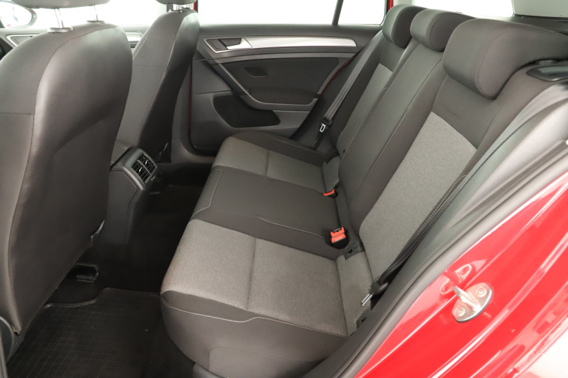 Volkswagen Golf, 2016