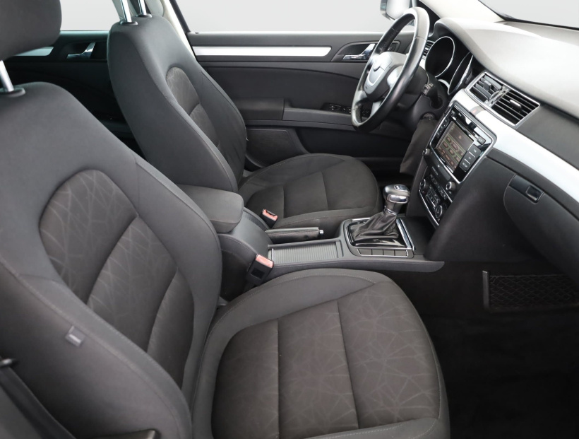 Škoda Superb, 2012