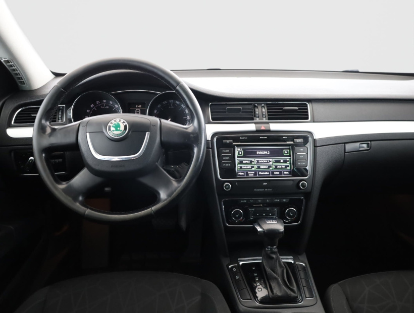 Škoda Superb, 2012