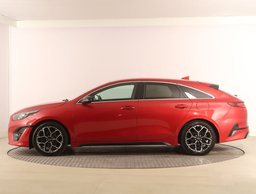 Kia ProCeed, 2022