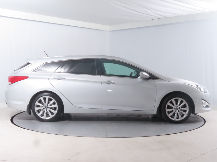 Hyundai i40, 2012