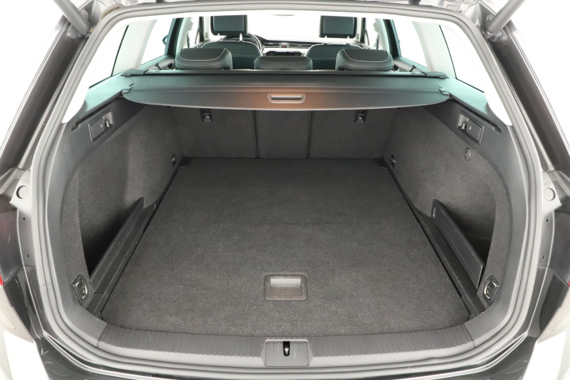 Volkswagen Passat, 2021