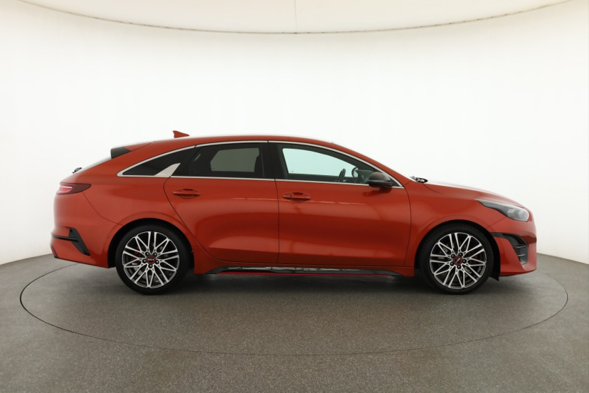 Kia ProCeed, 2022