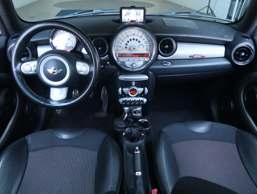 MINI Clubman, 2010