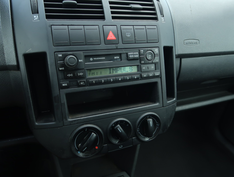 Volkswagen Polo, 2003