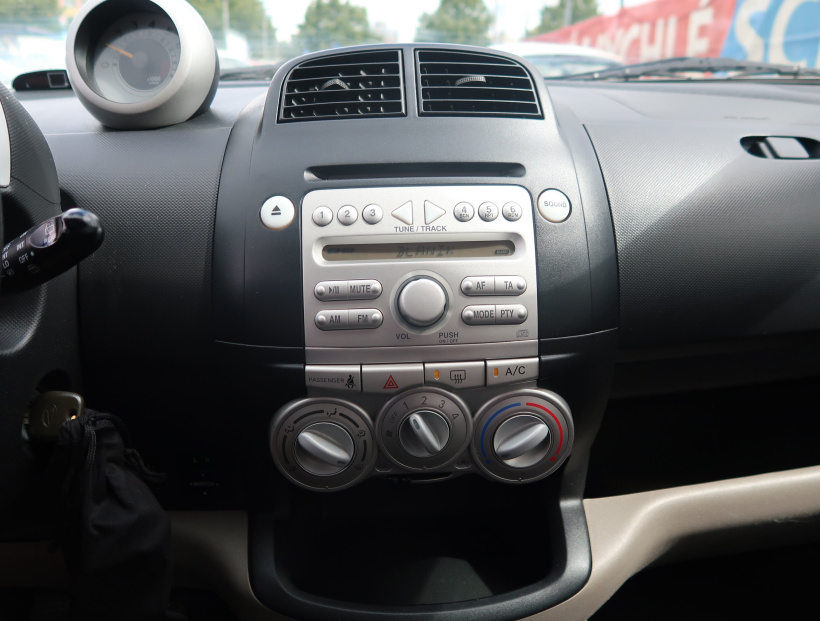 Daihatsu Sirion, 2006