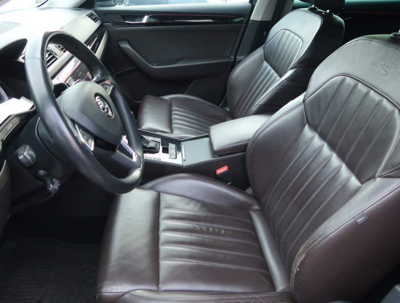 Škoda Superb, 2016