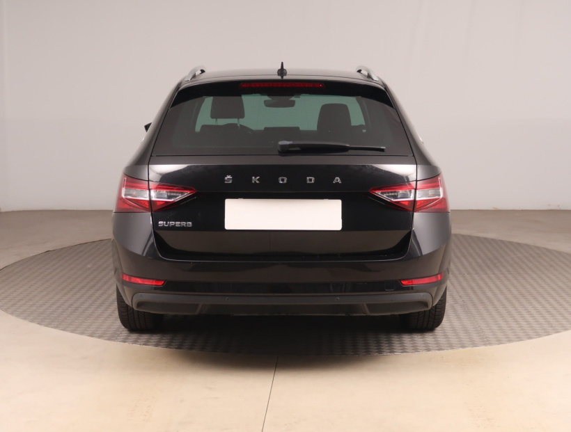 Škoda Superb, 2016