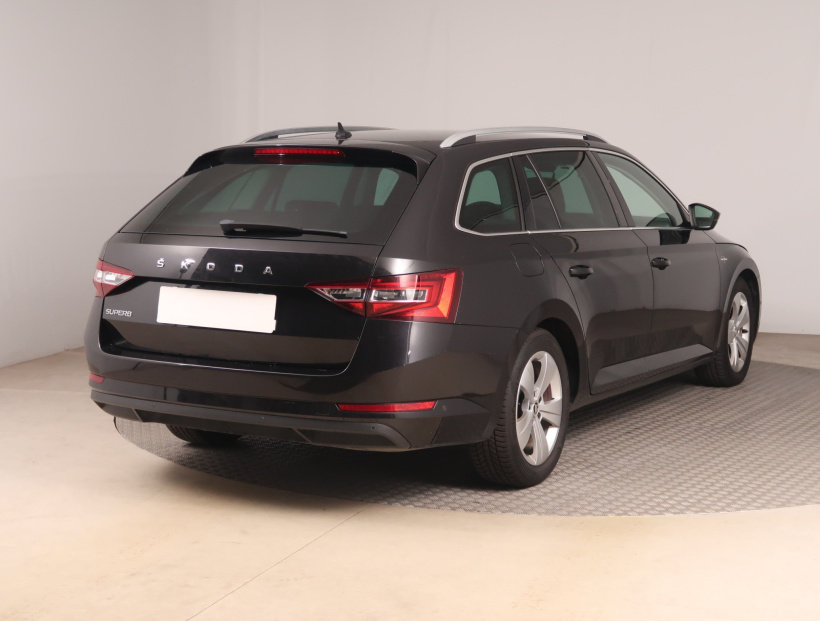 Škoda Superb, 2016