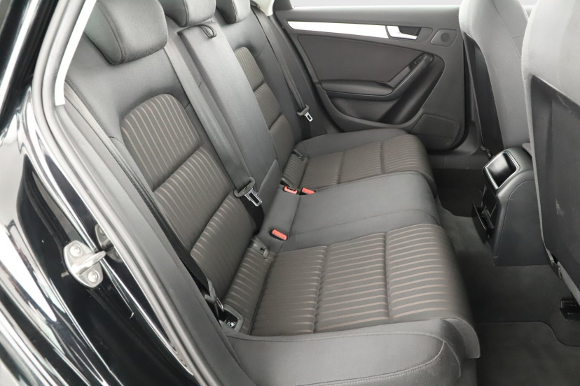 Audi A4, 2011