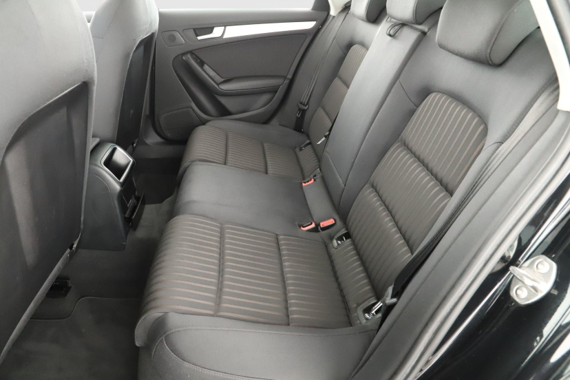 Audi A4, 2011