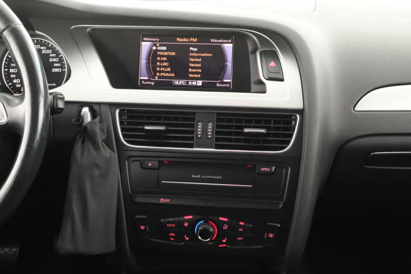 Audi A4, 2011