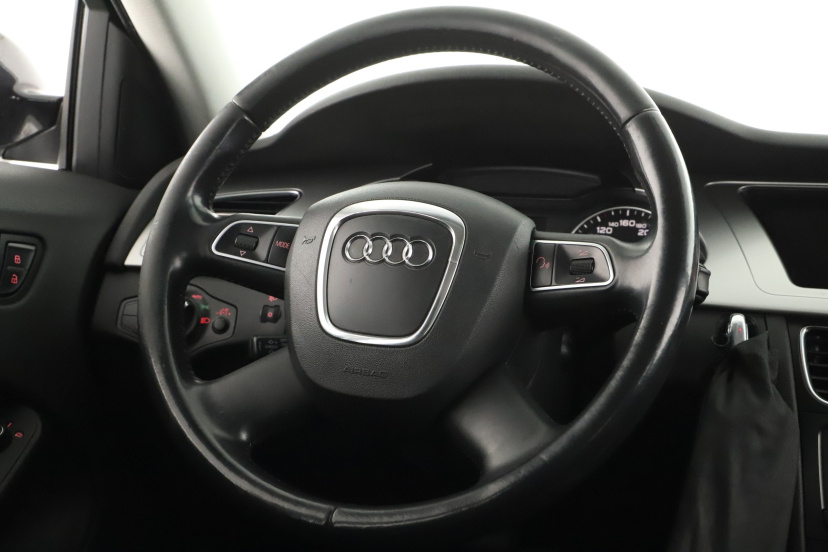 Audi A4, 2011