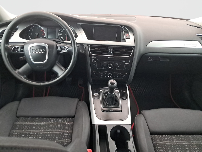 Audi A4, 2011