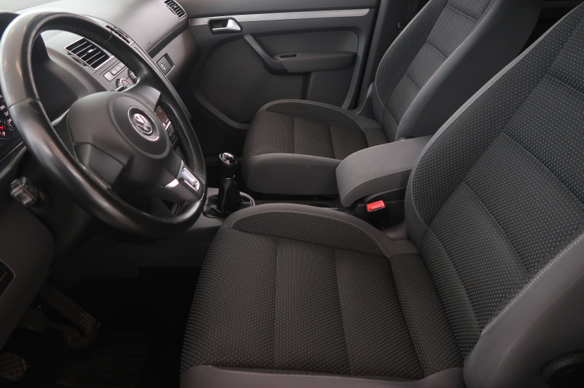 Volkswagen Touran, 2012
