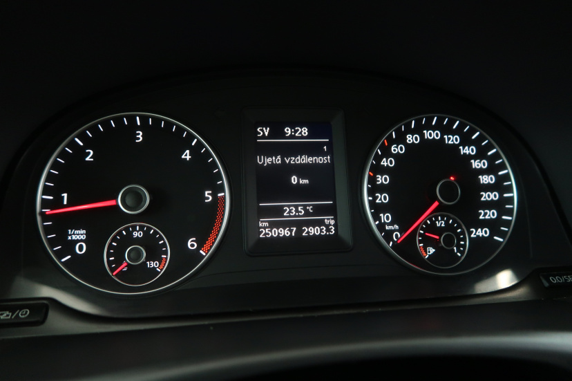 Volkswagen Touran, 2012