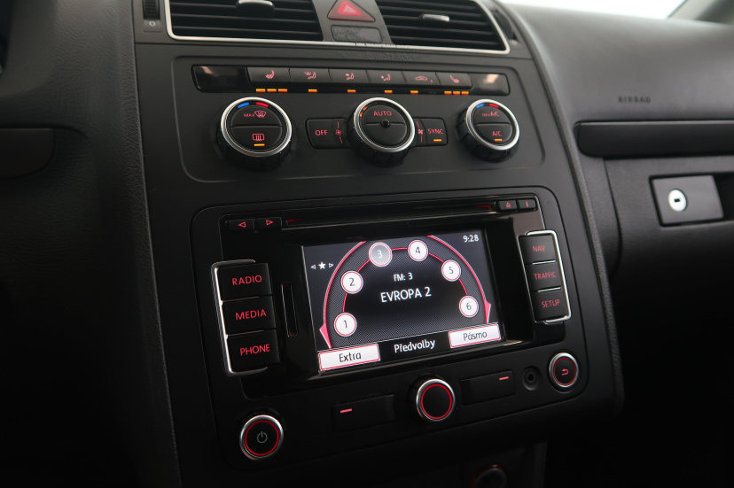 Volkswagen Touran, 2012