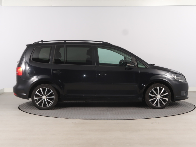 Volkswagen Touran, 2012