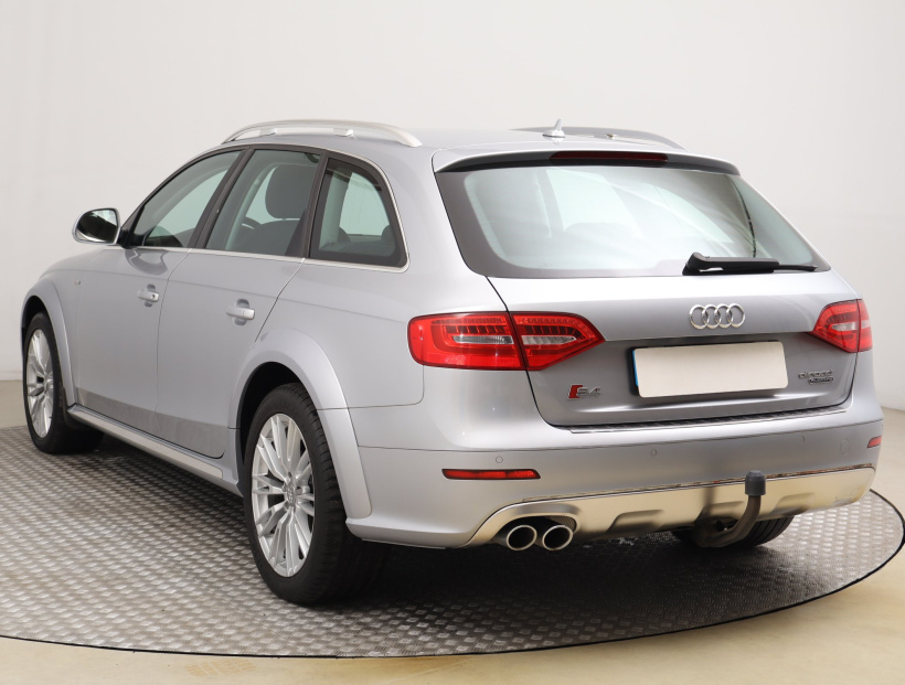 Audi A4 Allroad, 2015
