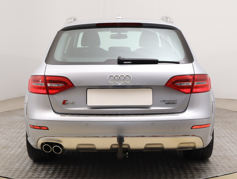 Audi A4 Allroad, 2015