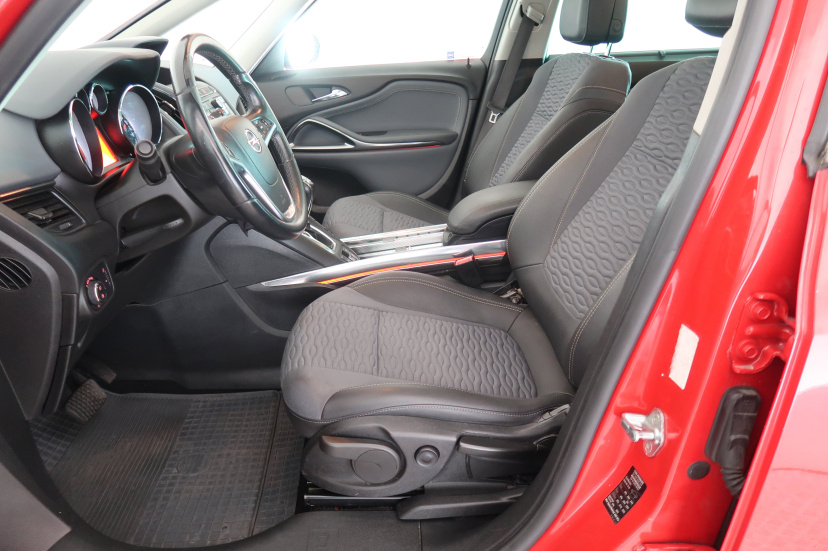 Opel Zafira Tourer, 2012