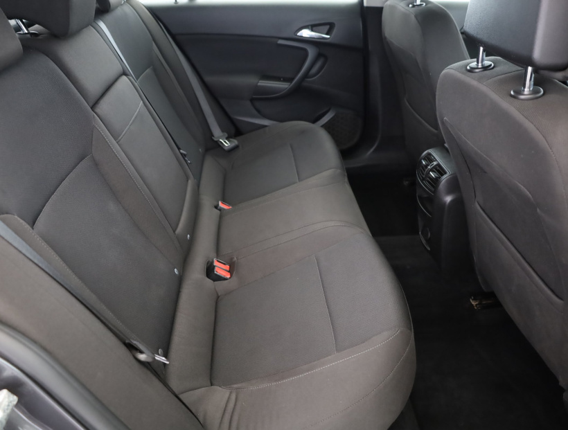 Opel Insignia, 2011