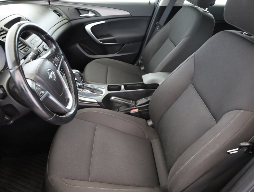Opel Insignia, 2011