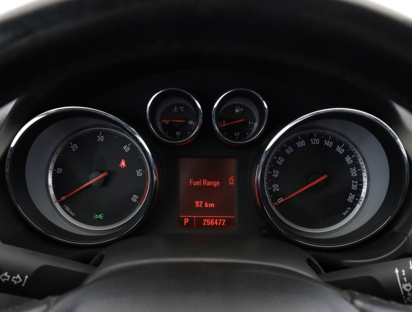 Opel Insignia, 2011