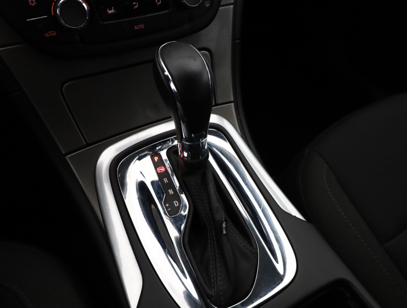 Opel Insignia, 2011