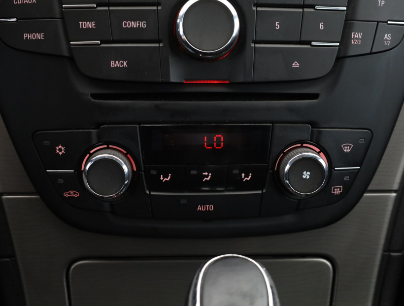 Opel Insignia, 2011