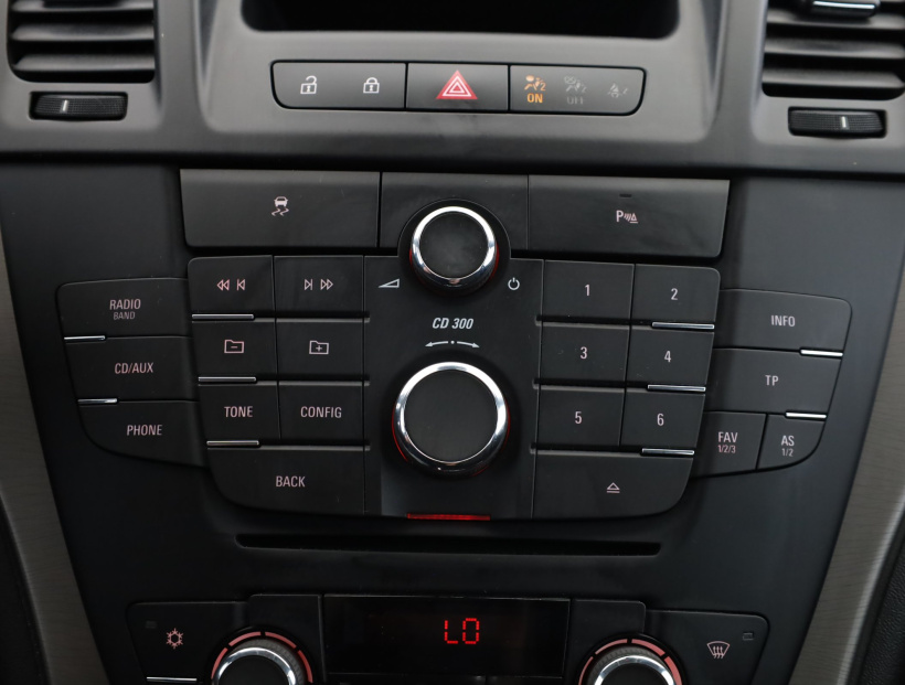 Opel Insignia, 2011