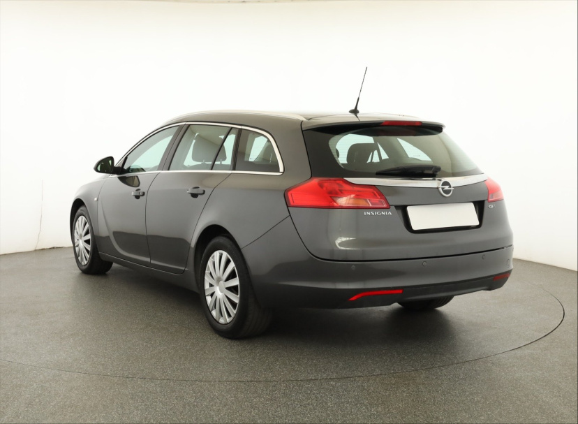 Opel Insignia, 2011